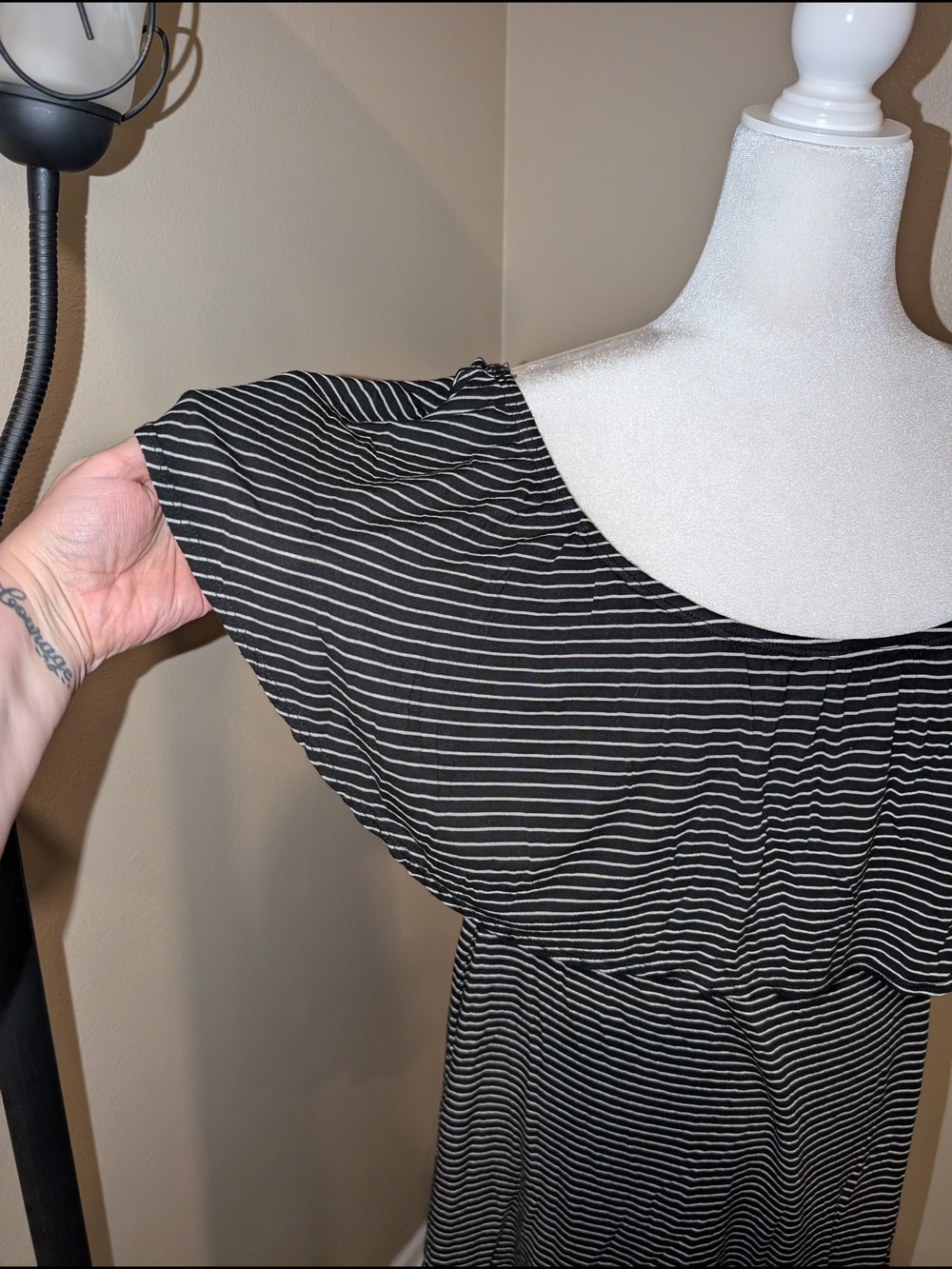 Socialite XL Black & White Striped Off-Shoulder Women’s Tunic/Mini Dress - Picture 5 of 8